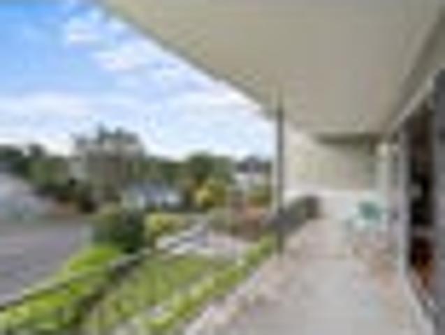 House for sale in Days Bay, Wellington