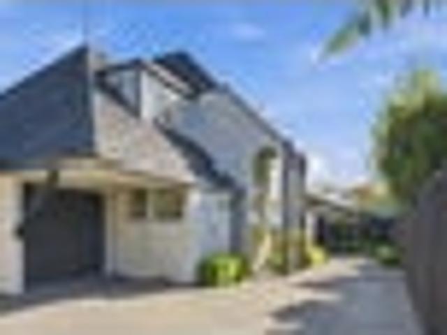 Townhouse for sale in Ilam, Fendalton-Waimari-Harewood Community
