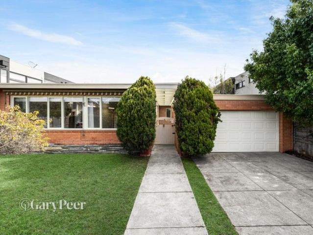 House for sale in Caulfield North