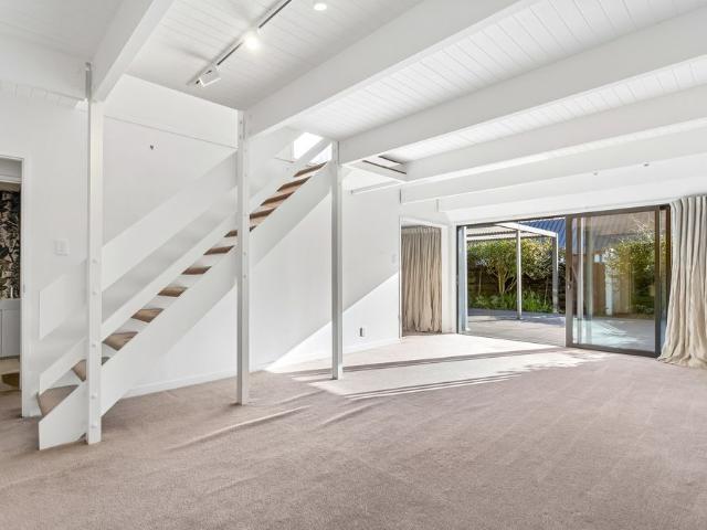 Townhouse for rent in Merivale, Canterbury