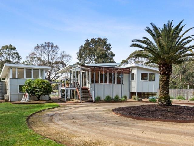 Cottage for sale in Bellbrae, Victoria