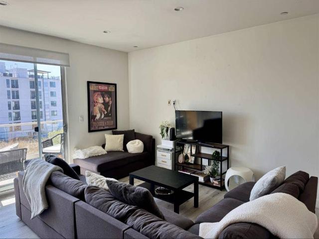 Room for rent in Canoga Park, California