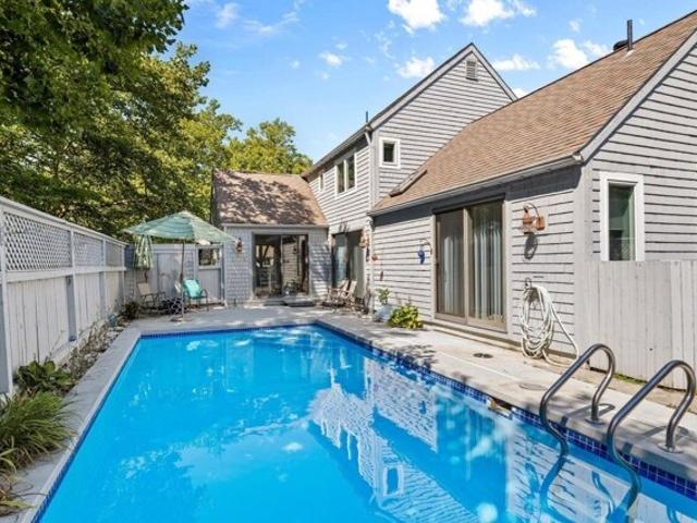 Condo for sale in Mashpee, Barnstable County