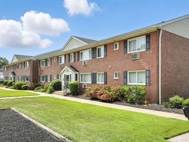 Apartment for rent in Bohemia, New York