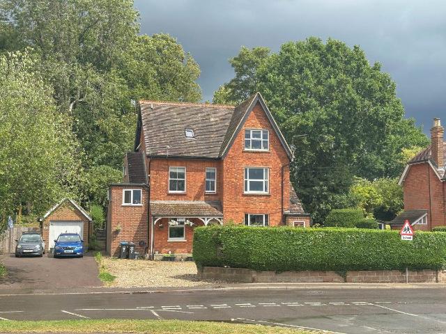Apartment for rent in Nutfield, Hillview