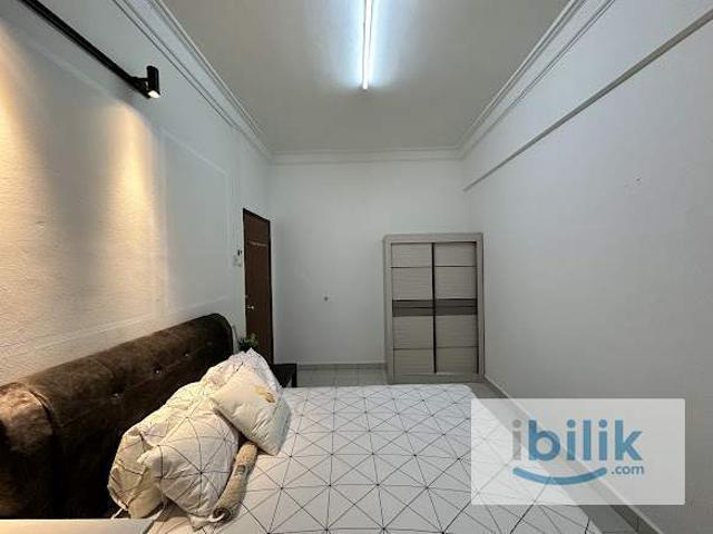 Room for rent in Taman Skyline, Kuala Lumpur
