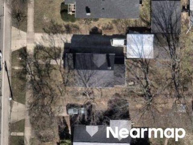 House for sale in Elyria