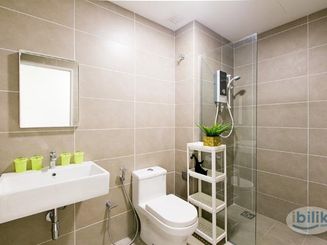 Room for rent in Petaling, Alam Impian