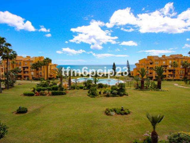 Apartamento en alquiler en Castillo de la Duquesa, Costa del Sol Occidental