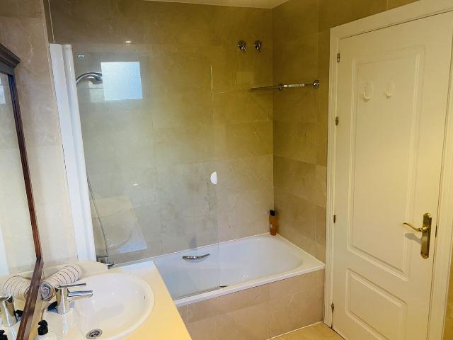 Apartamento en alquiler en Benahavís, Los Arqueros
