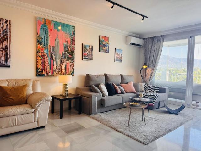 Apartamento en alquiler en Nueva Andalucía, Costa del Sol Occidental