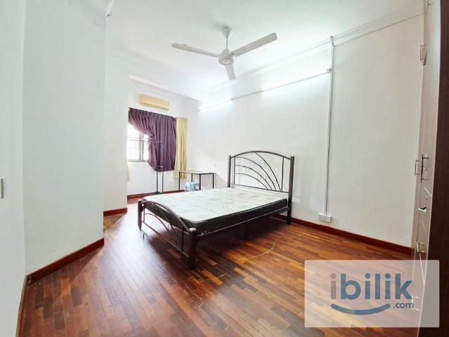 Room for rent in PJU 6, Petaling Jaya