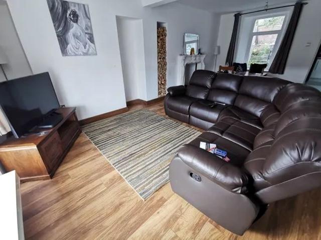 House for rent in Cwmbwrla, Nangreaves