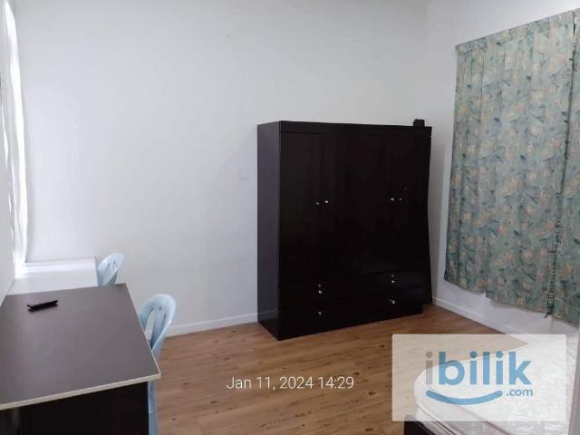 Room for rent in Petaling, Alam Impian