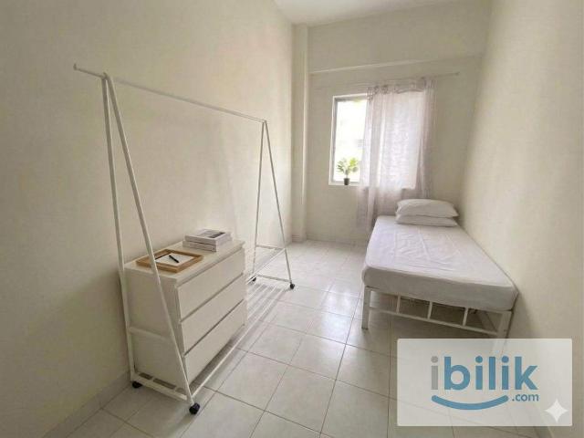 Room for rent in Petaling, Damansara Damai