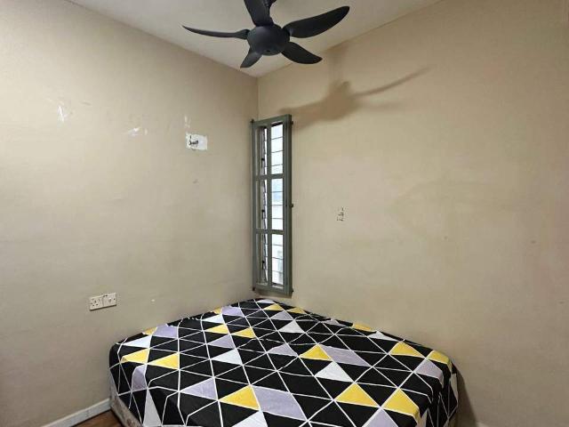 Room for rent in Mukim 13, Georgetown