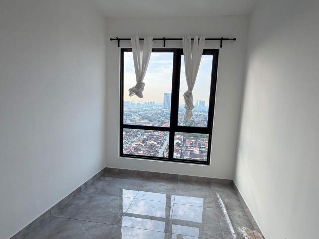 Room for rent in Petaling, Alam Impian