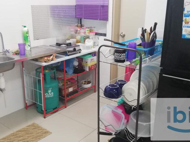 Room for rent in Petaling, Alam Impian