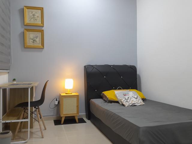 Room for rent in Petaling, Alam Impian