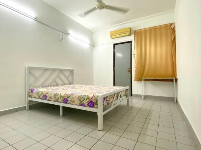 Room for rent in PJU 6, Petaling Jaya