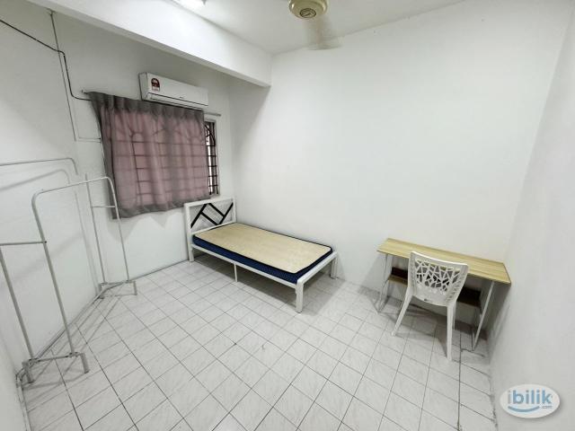 Room for rent in Petaling, Damansara Damai