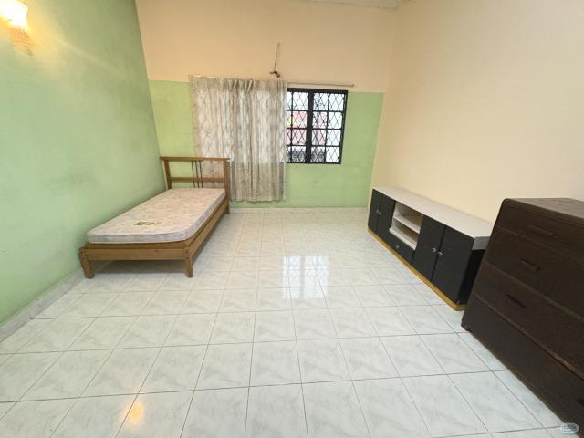 Room for rent in Country Heights Damansara, Kuala Lumpur