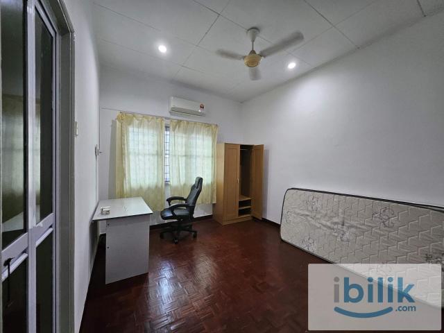 Room for rent in PJU 6, Petaling Jaya