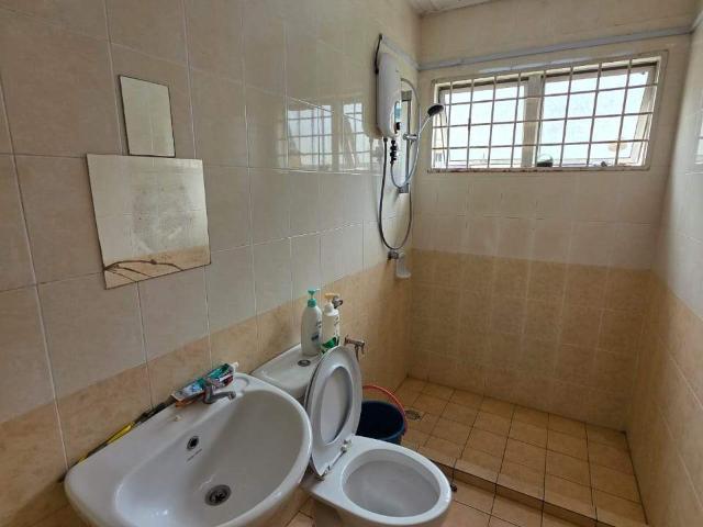 Room for rent in Petaling, Alam Impian