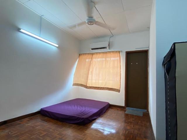Room for rent in Petaling, Damansara Damai