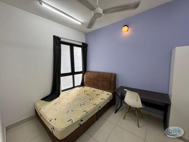 Room for rent in Petaling, Alam Impian