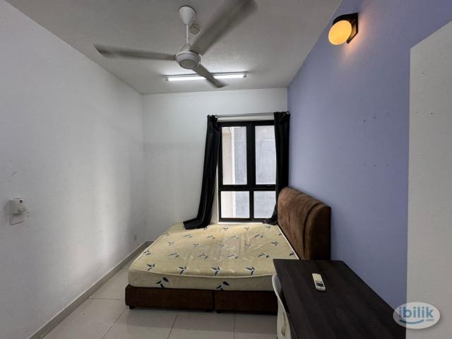 Room for rent in Petaling, Alam Impian