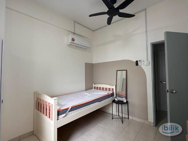 Room for rent in Petaling, Damansara Damai
