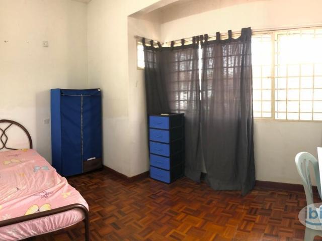 Room for rent in Petaling, Damansara Damai