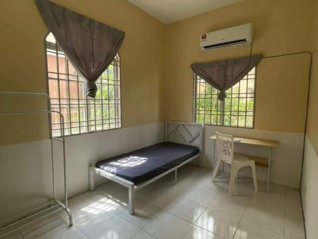 Room for rent in Petaling, Alam Impian