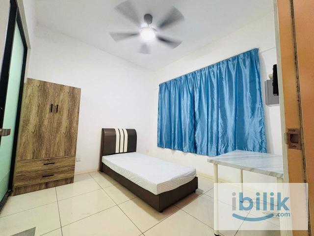 Room for rent in Petaling, Alam Impian
