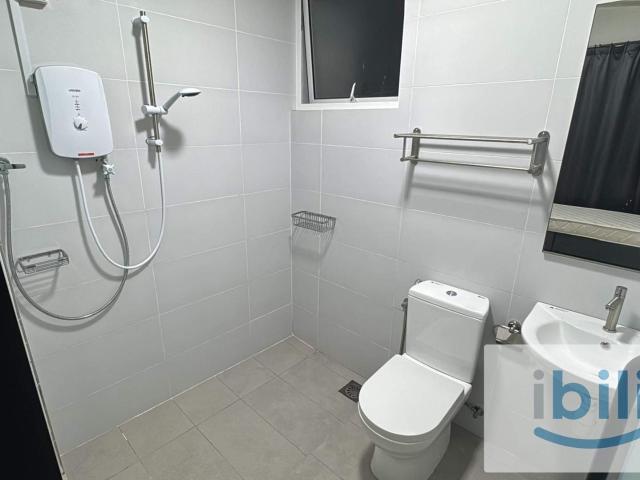 Room for rent in Petaling, Alam Impian