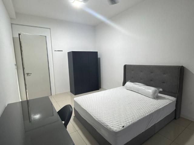 Room for rent in Petaling, Alam Impian