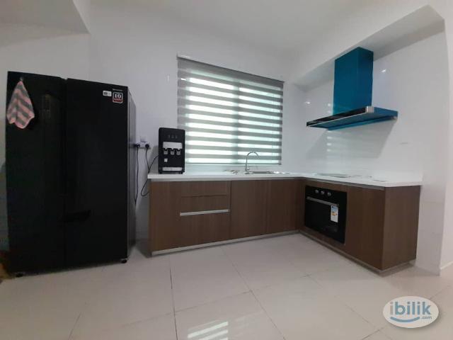 Room for rent in Petaling, Alam Impian