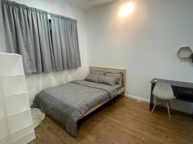 Room for rent in Petaling, Alam Impian