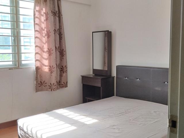 Room for rent in Seri Kembangan, Majlis Bandaraya Subang Jaya