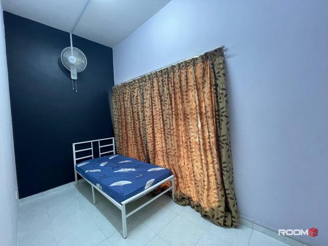 Room for rent in Sendayan Village, Negeri Sembilan
