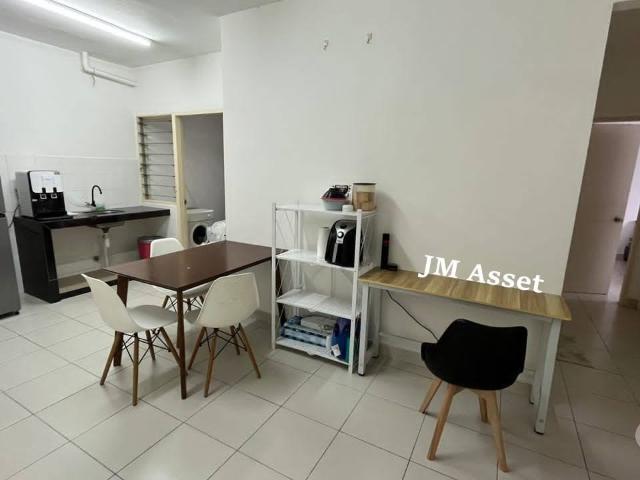 Room for rent in Petaling, Alam Impian