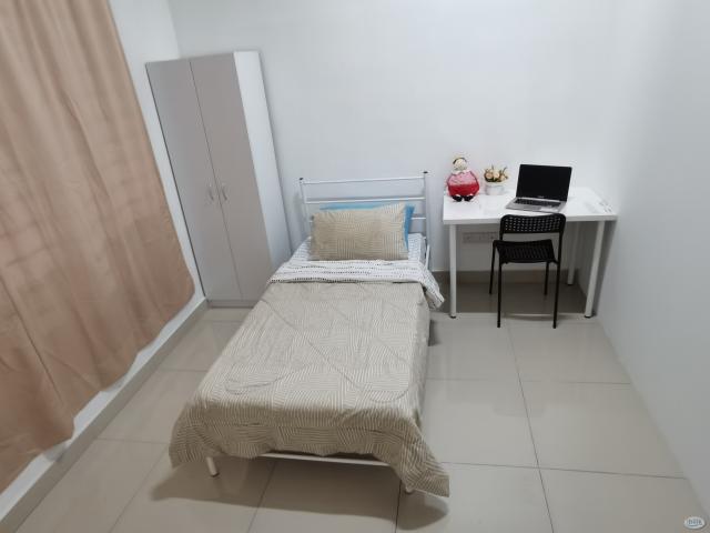Room for rent in Petaling, Alam Impian