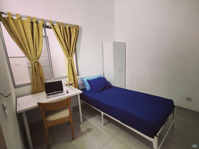 Room for rent in Petaling, Alam Impian