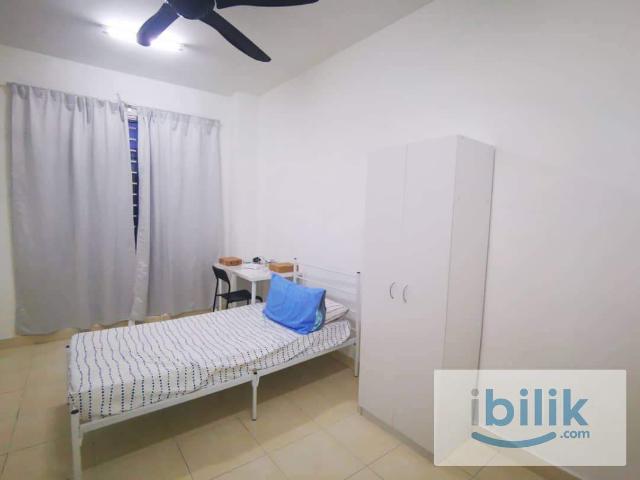 Room for rent in Petaling, Alam Impian