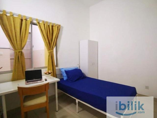 Room for rent in Petaling, Alam Impian