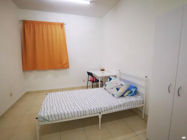 Room for rent in Petaling, Alam Impian
