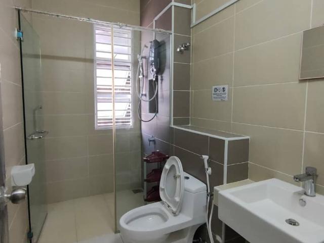 Room for rent in Petaling, Alam Impian
