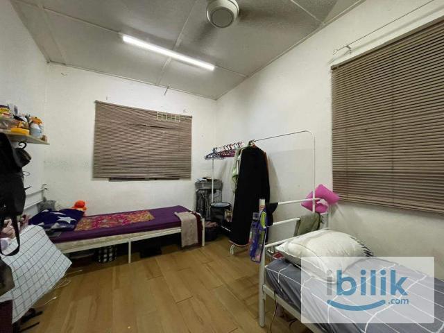 Room for rent in Petaling, Alam Impian