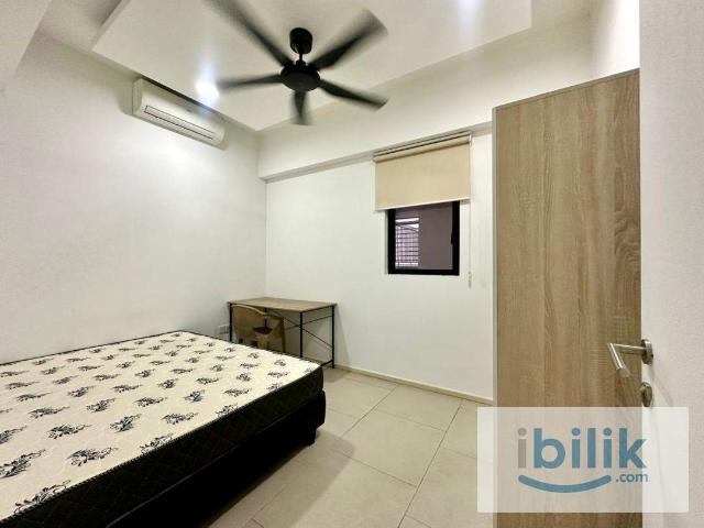 Room for rent in Petaling, Alam Impian